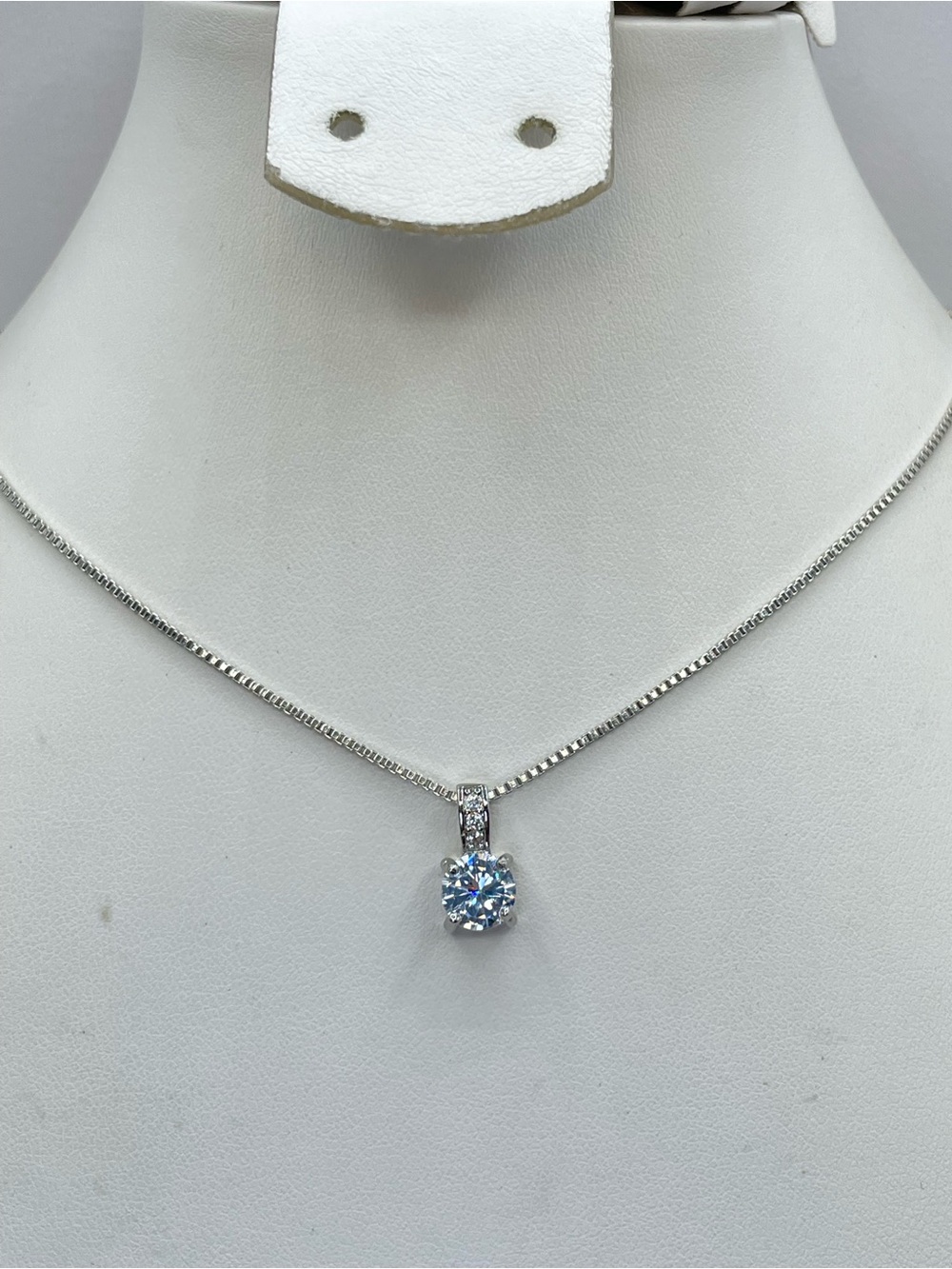 Swarovski Crystal Elements Round Cut Solitaire Pendant Necklace Dainty Glam